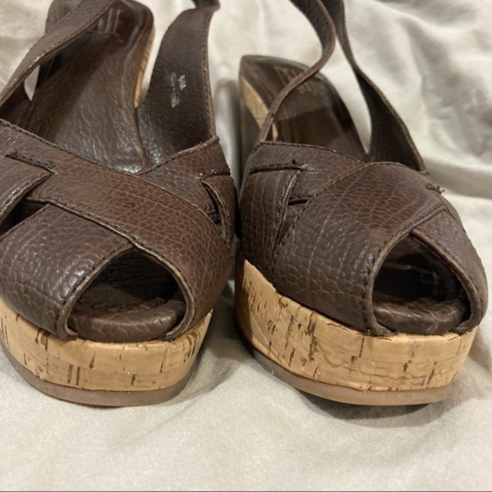Pelle Moda brown leather wedge Slingback sandal 6.5